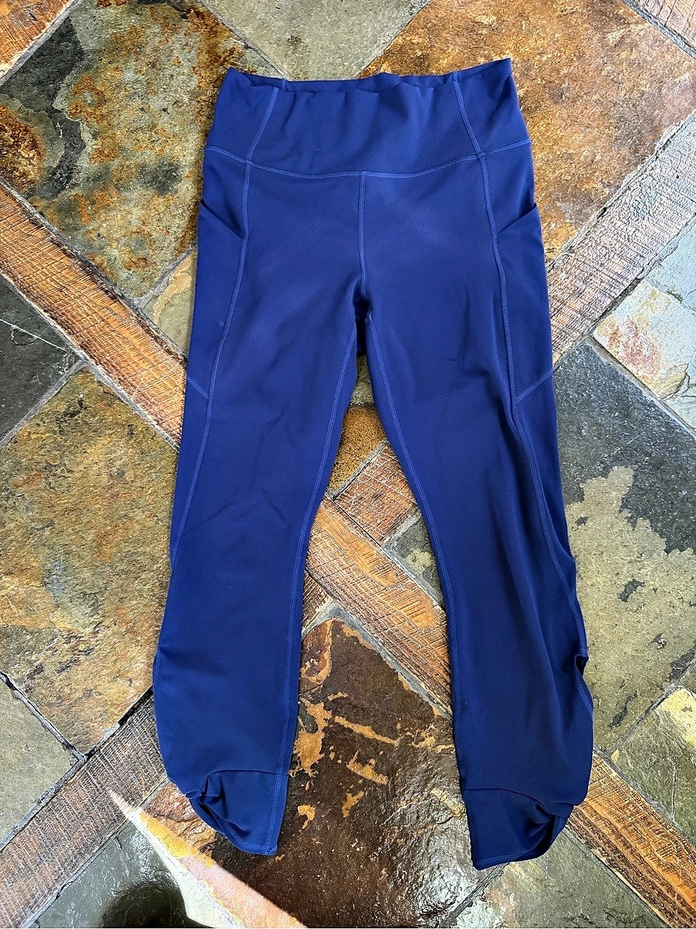 Fabletics PureLuxe High-Waisted TLC Twist 7/8 Legging High-Waisted TLC Twist 7/8